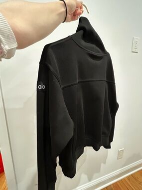 ALO Yoga Men’s Black Turtleneck Pullover